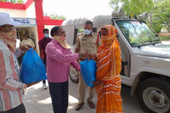 Corona-Helping-Needy-34
