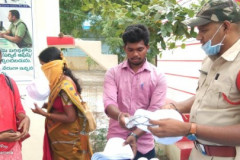 Corona-Helping-Needy-43